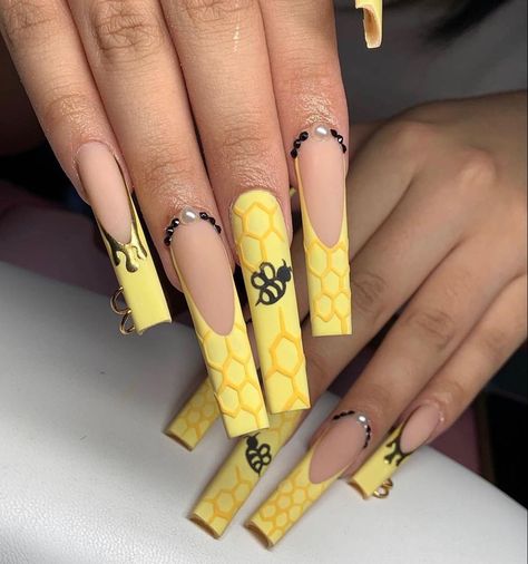 Acrylic Nails Yellow, Paw Nails, Bee Nails, Lace Nails, Transparent Nails, Bee Baby, Unique Acrylic Nails, Yellow Nails, Square Acrylic Nails