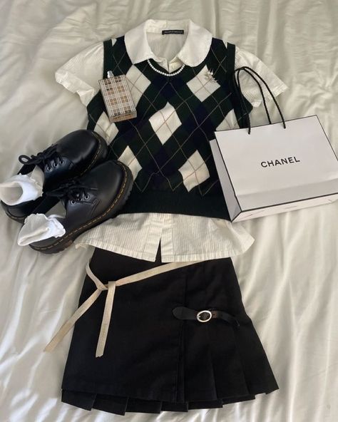 Instagram post by @luckydaygirl • Oct 19, 2021 at 2:19am UTC Cute Outfits With Sweater Vest, Sweater Vest Outfit Old Money, Chanel Outfit Winter, Outfit Ideas Croquette, Burberry Style Outfit, Old Money Aesthetic Outfit Formal, Chanel Vest Outfit, Chanel Inspo Outfit, Old School Preppy Outfits