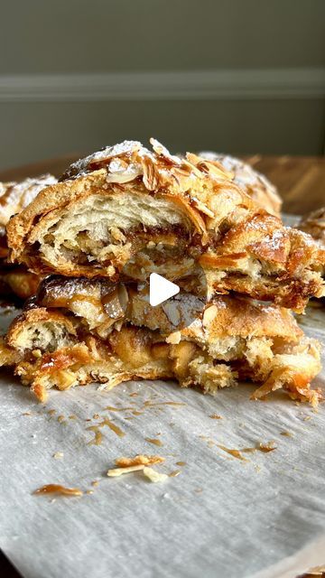 Kiley O'Donnell on Instagram: "APPLE PIE ALMOND CROISSANTS

The epitome of fall 🍂 Recipe below OR comment ‘APPLE’ to get the recipe sent to you 🤎 

#Recipe Details (4 large, 8 mini):
- 4 large or 8 mini croissants, 1 or 2 days old
- Powdered sugar
- Sliced almonds
Apple Pie Filling:
- 2 large apples of choice, peeled & cut into 1” pieces (I used Granny Smith)
- 2 tbsp salted butter
- 2 tbsp brown sugar
- 2 tbsp maple syrup
- 1/2 tsp cinnamon
- 1/2 tsp apple pie spice
Almond Filling:
- 10 tbsp salted butter, softened
- 2 eggs
- 2 cups almond flour
- 1 cup granulated sugar 
- 3 tsp almond extract
- 2 tsp vanilla extract
- 1/2 tsp salt
Simple Syrup:
- 1 cup sugar
- 1/2 cup water

*Salted caramel recipe is on my website through the link in my bio

Instructions:
Preheat the oven to 330F. Line Apple Pie Almond Croissants, Well Made By Kylie Recipes, Fall Croissant Recipes, Filled Croissants Savory, Apple Pie Croissant, Fall Breakfast Pastries, Salted Caramel Recipe, Making Apple Pie, Almond Croissants