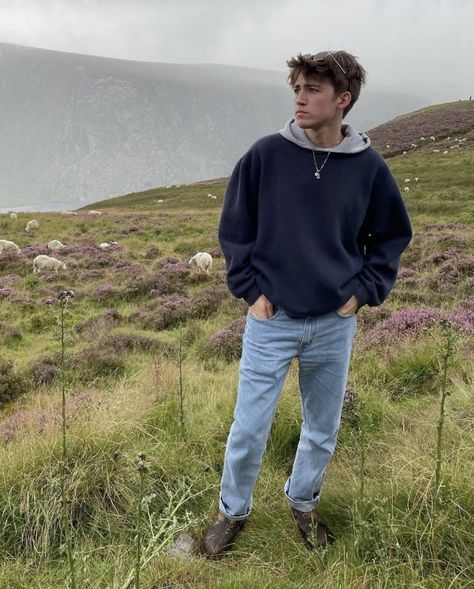 Outfits For Lanky Men, Nature Guy Outfit, Indie Guy Outfits Summer, Different Guy Aesthetics, Cozy Guy Outfits, Christian Guy Aesthetic Outfit, Artsy Guy Aesthetic, Indie Guys Aesthetic, Granola Guy Outfits