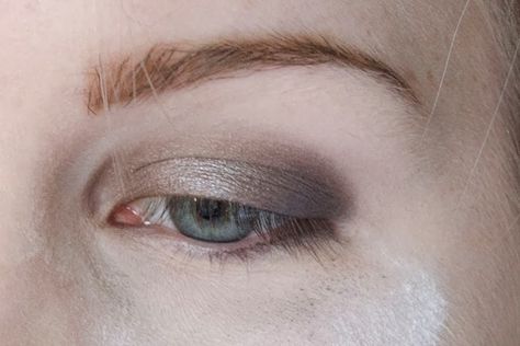 Black And Grey Eyeshadow, Gray Eyeshadow Looks, Gray Eye Makeup, Grey Eyeshadow Looks, Greek Makeup, Gray Eyeshadow, Grey Eye Makeup, Grey Eyeshadow, Grey Eyes