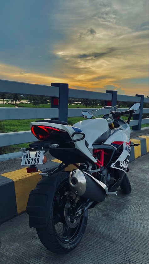 Bmw G310rr, Dream Items, Bike Photography, Nike Wallpaper, Best Friend Photos, Photo To Video, Friend Photos, Sky Aesthetic, Ios