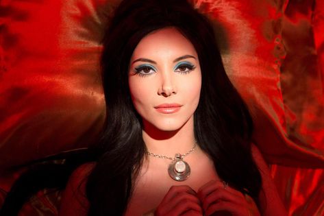 The Love Witch Anna Biller, The Love Witch Movie, Joan Chen, The Love Witch, Samantha Robinson, Gone Girl, Witch Aesthetic, Amazon Prime Video, Film Serie