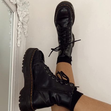 Dr. Martens Jadon Boot Black Jadon Outfit, Black Boots Aesthetic, Doc Martens Platform, Doc Martens Aesthetic, Dr Martens Jadon Boots, Platform Dr Martens, Dr Martens Platform, Doc Martens Black, Doc Martens Women