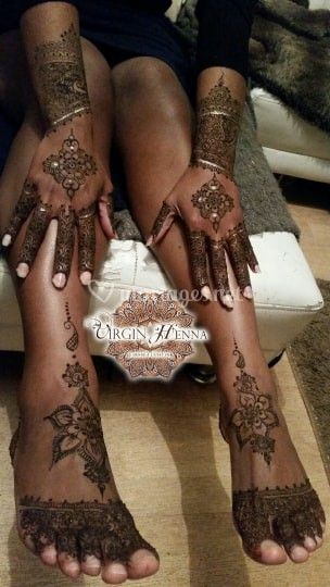 Nigerian and swahili Henna on black skin Henna Tattoo Dark Skin, Henna For Dark Skin, Henna Designs Dark Skin, Nigerian Henna Designs, Henna Designs On Dark Skin, Henna Dark Skin, West African Henna, Nigerian Henna, Henna On Dark Skin