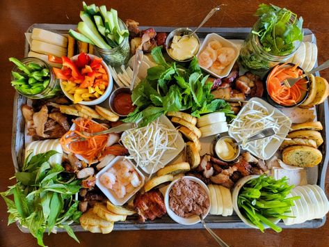 Charcuterie Board Asian, Banh Mi Platter, Asian Grazing Table, Japanese Charcuterie Board, Bahn Mi Charcuterie Board, Asian Charcuterie Board Ideas, Banh Mi Charcuterie Board, Platter Meals, Learning Vietnamese