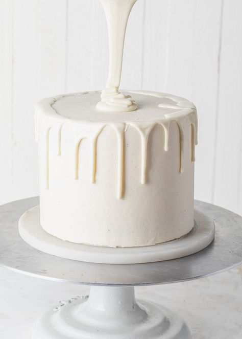 White Chocolate Drip - Style Sweet Choc Drip Cake, White Chocolate Drip Cake, White Chocolate Ganache Recipe, Chocolate Ganache Drip Cake, White Chocolate Drip, Drip Cake Recipes, Easy Chocolate Ganache, Drip Style, White Chocolate Cake