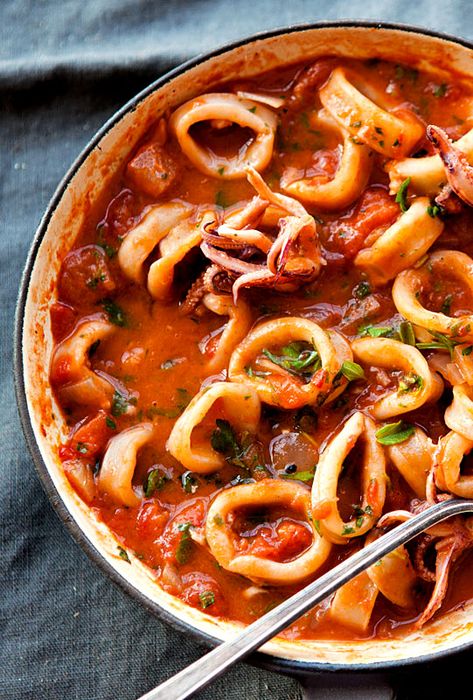 Cooking Calamari, Grilled Calamari, Baby Squid, Fra Diavolo, Calamari Recipes, Squid Recipes, Resep Pasta, Recipe Italian, Seafood Stew