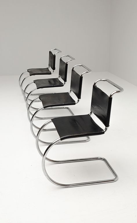 Ludwig Mies Van Der Rohe, Mies Van Der Rohe Furniture, Mies Van Der Rohe Chair, Bauhaus Interior, Bauhaus Furniture, Estilo Tropical, Iconic Chairs, Cantilever Chair, Iconic Furniture