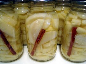 Headspace: Apples in Cinnamon Syrup How To Can Apple Slices, Canning Cinnamon Apple Slices, Apples Canned, Cooking Apples, Apples With Cinnamon, Canning Apples, Water Fruit, Canning 101, Preserving Foods