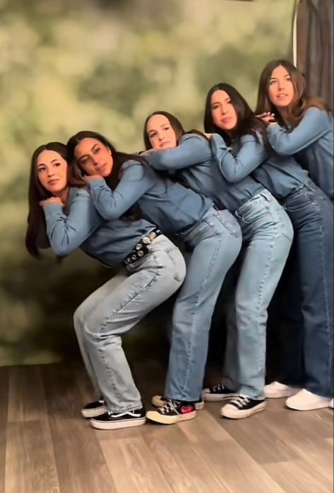 Sears Family Portrait, Cringy Family Poses, Brother And Sister Holiday Photo Ideas, Funny Group Poses Photo Ideas, Awkward Family Photo Outfit Ideas, Group Of Friend Photoshoot, Awkward Cousin Photos, Family Photo Theme Ideas, Jcpenney Family Pictures