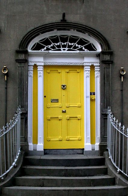 Jeur Gold Doors, Decorative Doors, Yellow Front Doors, Yellow Door, Desktop Background Pictures, Yellow Doors, Blue Background Images, Grey Houses, Exterior Paint Colors For House