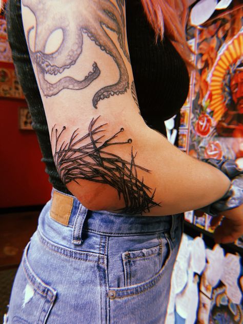 Nature Elbow Tattoos For Women, Bird Tattoo Elbow, Bird Elbow Tattoo, Nature Elbow Tattoo, Dps Tattoo, Birds Nest Tattoo, Folding Elbow Tattoo, Female Elbow Tattoo, Elbow Bend Tattoos