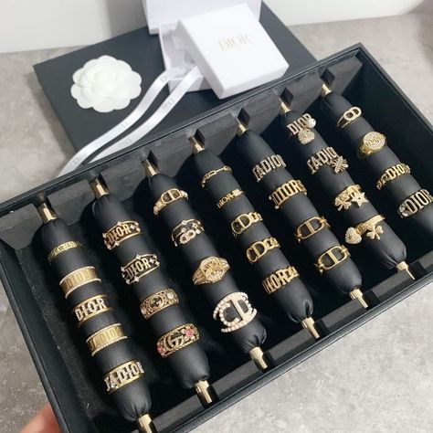 Gucci Bracelet Women, Dior Jewelry Ring, Christian Dior Ring, Luxe Ring, Bracelet Women Gold, Cartier Watches Women, Women Gold Jewelry, Spade Necklace, Gucci Bracelet