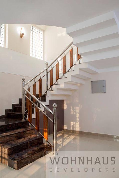 Gallery Railing, Staircase Glass Design, Stairs Designs, Steel Stairs Design, Staircase Interior, Home Stairs, Wrought Iron Railings, Steel Railing Design, Staircase Interior Design