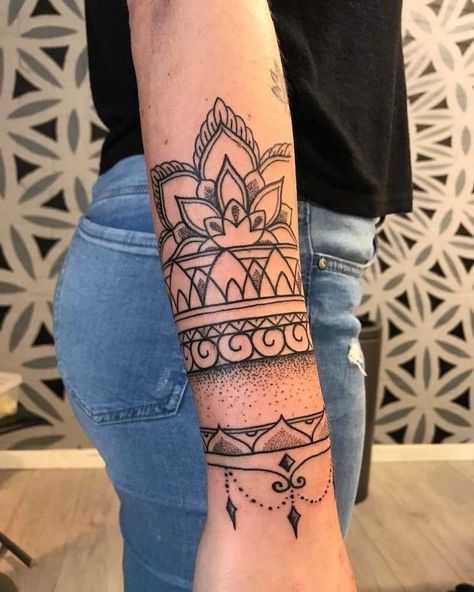 Forearm Mandala Tattoo, Mandala Thigh Tattoo, Creative Mandala, Mandala Wrist Tattoo, Alas Tattoo, Wrist Band Tattoo, Sunflower Tattoo Sleeve, Mandala Tattoo Sleeve, Sunflower Tattoo Shoulder