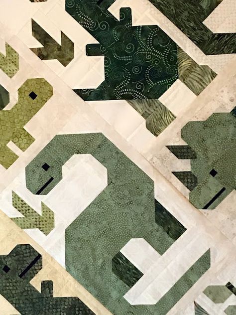 Doodlebugs and Rosebuds Quilts: Dinosaur Hunt is Over Elizabeth Hartman Quilts, Knitting Quilt, Dinosaur Quilt, Boys Quilt Patterns, Log Cabin Quilt Pattern, Kids Quilts, Dinosaur Fabric, Baby Quilt Pattern, Cute Sewing Projects