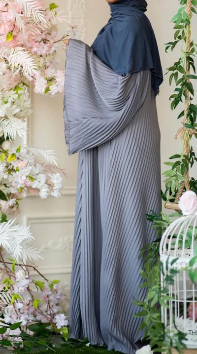 Abayas – Page 4 – TRENDY NISA Pleated Abaya Designs, Outfit Palette, Abaya Models, English Wears, Stitching Styles, Islamic Modesty, Abaya Pattern, Hijab Model, Abaya Outfit