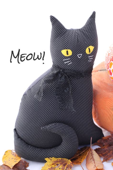 Kitty Sewing Pattern, Cat Doorstop, Halloween Sewing, Animal Sewing Patterns, Sewing Stuffed Animals, Stuffed Animal Cat, Simple Embroidery, Animal Projects, Cat Pillow