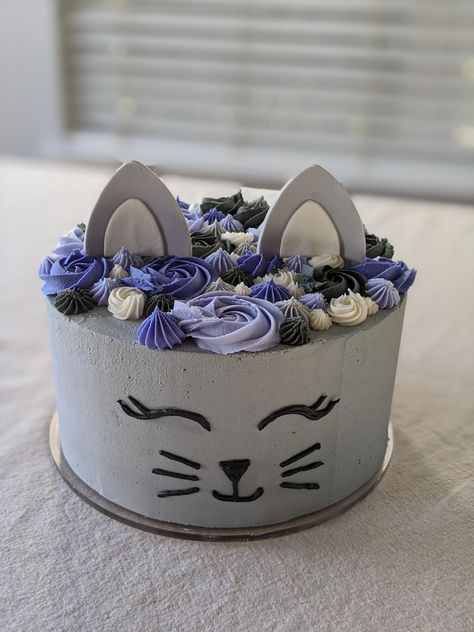 Kitten Birthday Party, Birthday Cake For Cat, Cat Themed Birthday Party, Kitten Birthday, Cat Birthday Party, Animal Cakes, Cat Cake, Cute Birthday Cakes, Birthday Cake Decorating