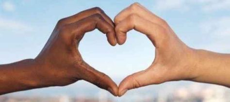 Because you understand that love has no color, and that your differences are beautiful and bring you closer together. Hands Making A Heart, Interracial Marriage, Interracial Dating, Interracial Relationships, Interracial Love, Interracial Couples, Anaconda, Event Styling, No Color