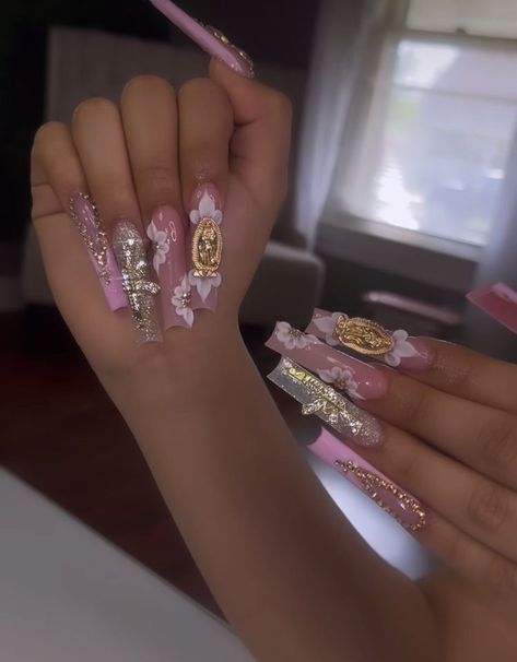 Nails With The Virgin Mary, Acrylic Nails With Virgin Mary, Pink Virgin Mary Nails, Nails Virgin Mary, Virgin Mary Nails, Mexican Nails, Quince Nails, Quinceanera Nails, Gold Acrylic Nails