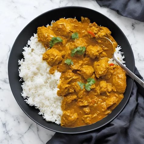 Coconut Curry Indian, Chicken Curry With Rice, Indian Curry Rice, Coconut Chicken Curry Recipe, Curry And Rice, Rice And Curry, Coconut Chicken Curry, Mild Chicken Curry Recipe, Chicken Curry Recipe