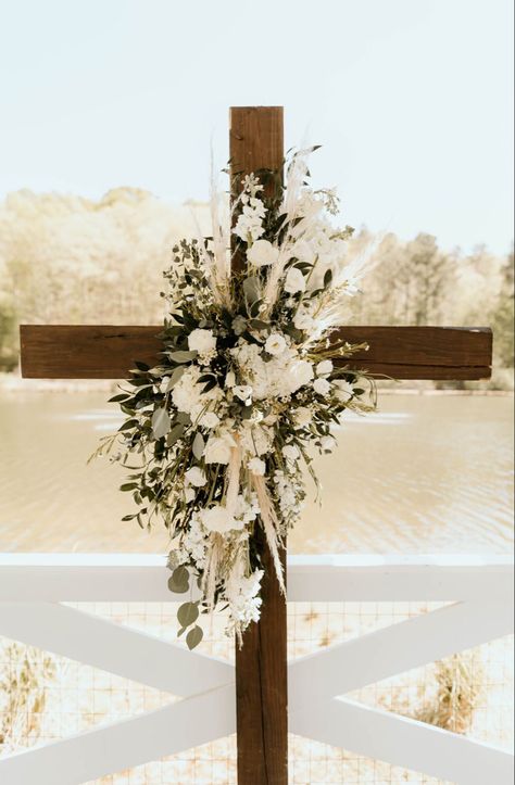 Cross Arbor For Wedding, Wedding Guest Entrance Ideas, Wedding Unity Ideas Christian, Cross Arbor Flowers, Cross Wedding Altar, Wedding Cross With Flowers, Cross Arbor Wedding, Cross Alters For Weddings, Cross Wedding Arch