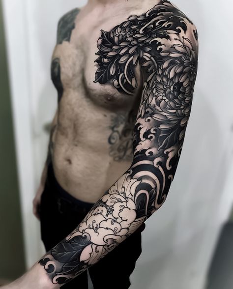 Japanese black and grey tattoo sleeve by @fibs_. Swipe to the side to see both photos! #japaneseink #japanesetattoo #irezumi #tebori… Japanese Black And Grey Tattoo, Grey Tattoo Sleeve, Bodysuit Tattoos, Tato Flash, Black And Grey Tattoos Sleeve, Mangas Tattoo, Black And Grey Tattoo, Black Art Tattoo, Polynesian Tattoos