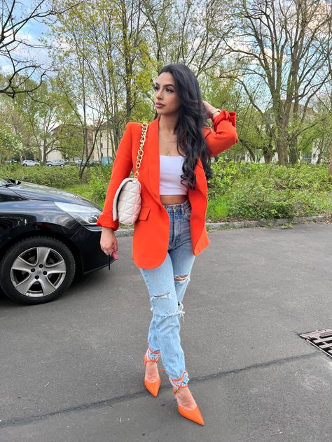 #outfit #outfitinspo #orange #orangelove Color Combos Outfit, Orange Blazer, Orange Outfit, Orange Bag, Blazer Outfits, Color Combo, Outfit Casual, Colored Blazer, Pink Tops