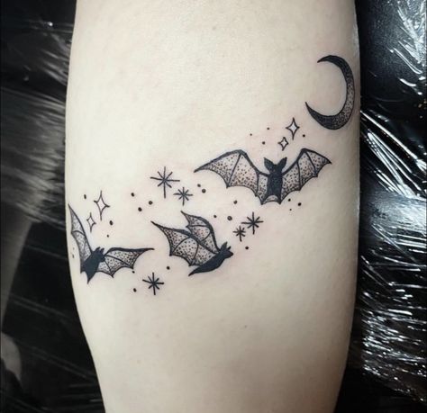 Aesthetic Tattoo Designs, Miniature Tattoos, Bats Tattoo Design, 40 Aesthetic, Sparkle Tattoo, Tattoo Artist Tattoo, Goth Tattoo, Bat Tattoo, Artist Tattoo