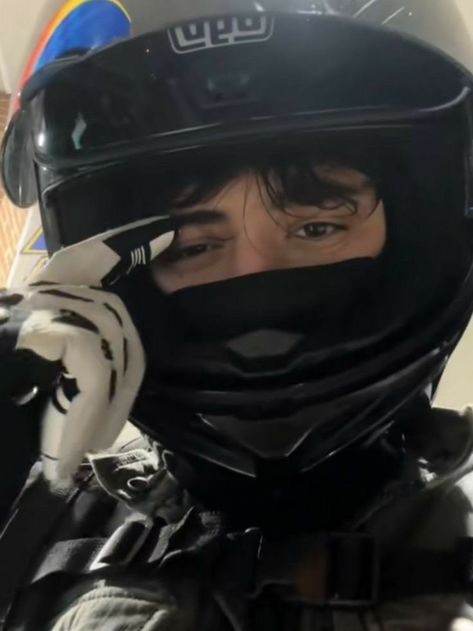 Motorcycle Men Aesthetic, Motorcycle Boy Aesthetic, Biker Boys Aesthetic, Biker Men Aesthetic, Biker Guy Aesthetic, Moter Cycle Men, Helmet Pictures, Biker Boy Aesthetic, Hot Biker Men