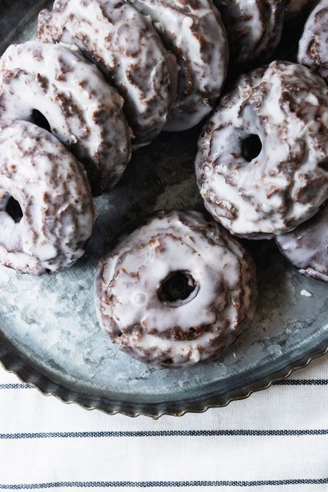 Chocolate Old-Fashioned Donuts have a rich chocolate flavor and tender, moist crumb. The glaze adds a perfect touch of sweetness! Old Fashioned Donut, Fried Donuts, Chocolate Glazed Donuts, Doughnut Cake, Vanilla Glaze, Doughnut Recipe, Chocolate Dessert Recipes, Chocolate Donuts, Cake Donuts