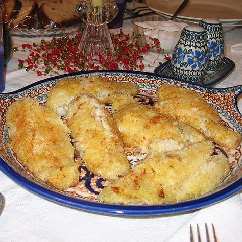 TRADITIONAL CHRISTMAS DINNER RECIPES | Polish Christmas Eve Supper Recipes - Wigilia Ukraine Recipes, Polish Christmas Traditions, Christmas Eve Meal, Russian Foods, Pickled Herring, Polish Dishes, Polish Foods, Traditional Christmas Dinner, Ukrainian Food