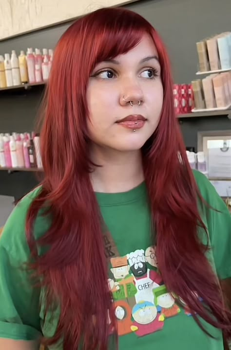 Red Hair Side Bangs, Red Hair Side Part, Haircut References, Ideas Para El Pelo, Quick Hair Growth, Cherry Red Hair, Side Bangs Hairstyles, Hair Colouring, Side Swept Hairstyles