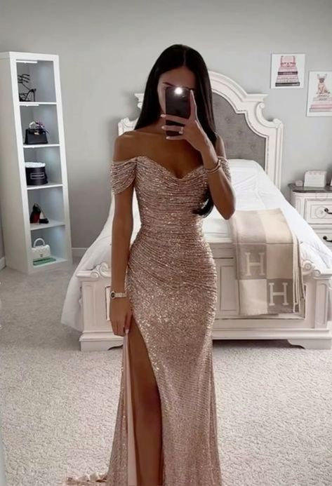 Farewell Dresses, Cute Formal Dresses, Classy Prom, Gorgeous Prom Dresses, Deb Dresses, Classy Prom Dresses, Stunning Prom Dresses, Prom Dress Inspiration, Cute Prom Dresses