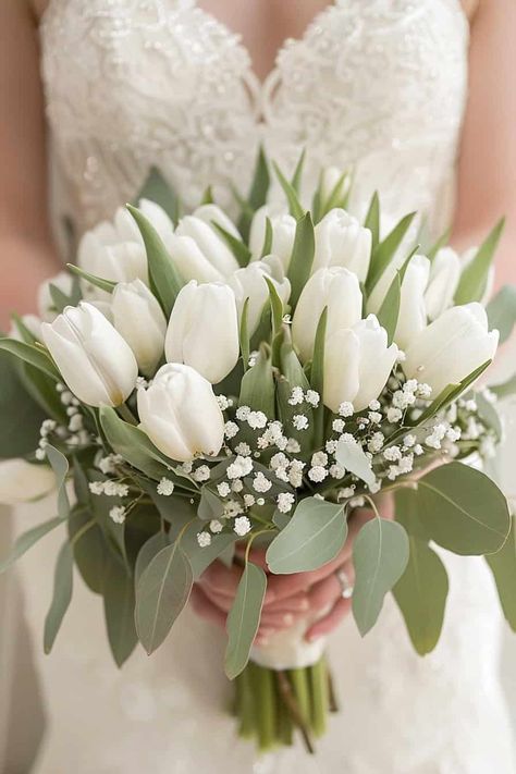 15 Beautiful Tulip Bouquets For Your Big Day • Green Tulips Bouquet, Wedding Flowers With Tulips, Bride Bouquets Tulips, Tulip Wedding Bouquet Spring, Tulip Wedding Decorations, Wedding Bouquets Spring, Tulip Wedding Bouquet, Tulip Bouquet Wedding, Tulip Bridal Bouquet