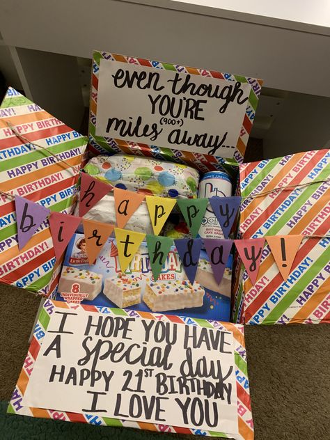 Mailing Gift Boxes Ideas, Care Package Ideas For Best Friend, Mailing Birthday Package, Birthday Packages For Best Friend, 21 Birthday Care Package Ideas, 18th Birthday Care Package Gift Ideas, Bday Care Package, Diy Deployment Gifts For Him, Girlfriend Package Ideas