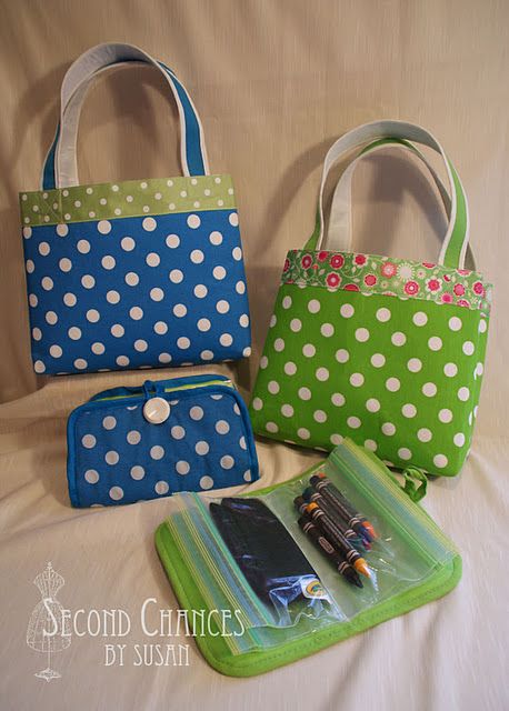 Kids Activity Bags tutorial - made with Dollar Store place mats, pot holder, zip lock bags, ribbon, and a button Diy Sy, Activity Bags, Christmas Child, Operation Christmas, Operation Christmas Child, Busy Bags, Sewing Bags, Second Chances, Bags Tutorial