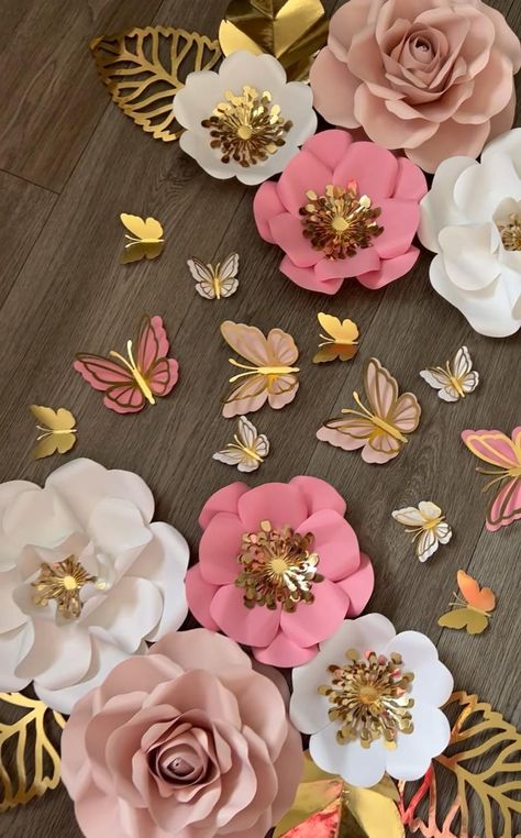 This floral wall decor is perfect to give a Unique and warm touch to your little one’s nursery. this listig has 8 paper flowers and 8 leaves 2 small roses that measure 9"-10" 2 small flower that measure 11"-12" 4 mini flowers that measure 7.5"-8" 6 butterflies 4” 6 butterflies 2.5” This floral set is ready to be display/hung. (include scotch mounting tape on the leaves and hang tags on the flowers) Flower Picture Wall Decor, Flower Wall With Butterflies, Butterfly From Paper, Wall Flower Decor, 3d Flower Wall Decor, Paper Flower Nursery, Paper Flower Backdrop Diy, Butterfly Decoration, Small Roses