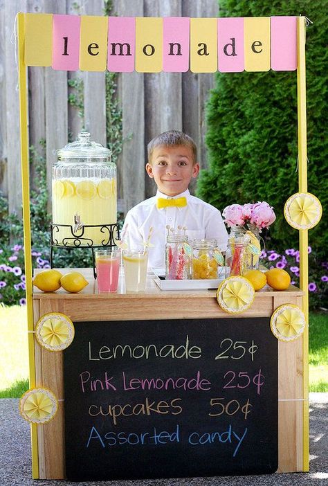 Kids Lemonade Stands, Lemonade Stand Party, Diy Lemonade Stand, Kids Lemonade, Diy Lemonade, Sunshine Party, Summer Lemonade, Lemonade Party, Fiesta Tropical