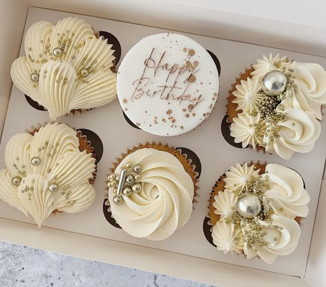 White And Gold Cupcakes Birthdays, Cupcake Aesthetic Pastel, Cream And Gold Cupcakes, Happy Birthday Cupcakes Ideas For Women, Nikkah Cupcakes, 70th Cupcakes, Aesthetic Birthday Cupcakes, Happy Birthday Cupcakes For Men, Gold Birthday Cupcakes