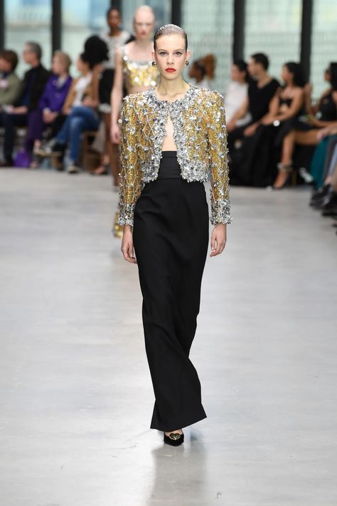 Caroline Herrera, Wes Gordon, Runway Fashion Couture, Show Collection, Mood Board Fashion, Red Carpet Looks, Fashion Show Collection, Business Outfits, Fall 2024