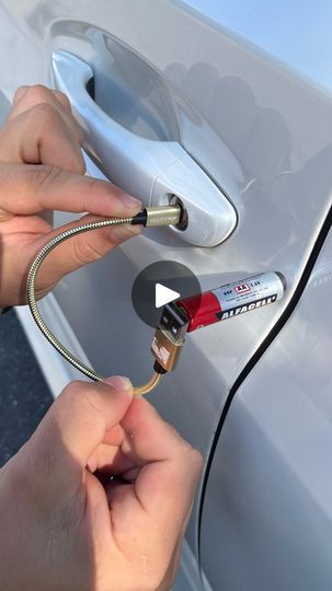 Car Gadgets For Men, Cool Tools Gadgets, Diy Auto Repair, Diy Tech Gadgets, Auto Gadgets, New Gadgets For Men, Truck Accessories Diy, Unlock Car Door, Auto Body Tools