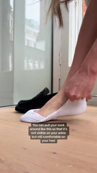 Don’t you hate it when socks ruin the look of your loafers? Here's an easy hack for turning any sock into a no-show sock. Ugly Socks, How To Make Socks, Loafers With Socks, Pop Socks, Half Socks, How To Wear Sneakers, Tall Socks, Pointy Shoes, Career Outfits