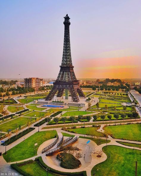 Bahria town Lahore Pakistan Pictures, Pakistan Tourism, Serena Hotel, Bahria Town Lahore, Bahria Town Karachi, Beautiful Pakistan, Azad Kashmir, Indian Subcontinent, Pakistan Travel