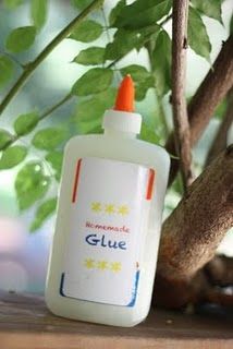 Homemade glue!  water+corn syrup+corn starch+vinegar! Homemade Glue, Glue Recipe, Homemade Crayons, Bubble Mix, Crafting Recipes, Homeschooling Resources, Homemade Art, Elmer's Glue, Homemade Recipe