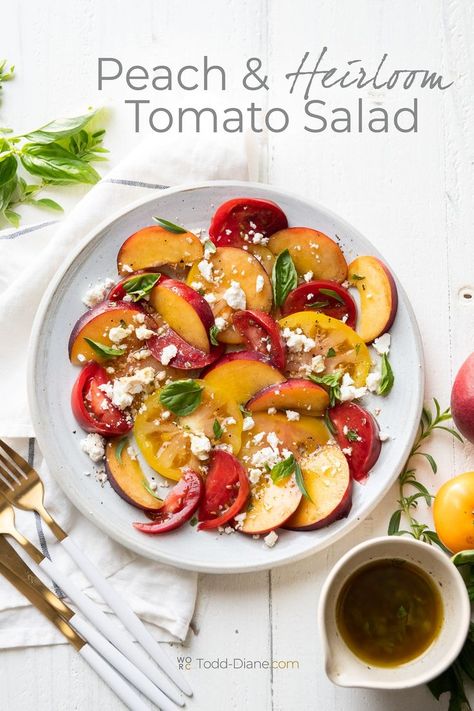 Heirloom Tomato Salad Recipes, Healthy Cookout, Tomato Side Dishes, Heirloom Tomato Recipes, Tomato Salad Recipe, Heirloom Tomato Salad, Summertime Salads, Tomato Salad Recipes, Summer Salads With Fruit