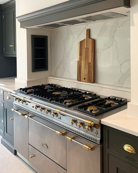 We love seeing images of our customer’s kitchens! This Classic Citeaux in Stainless Steel and Brass looks perfect in this kitchen installed by @cutlerandberry. Send us your kitchen images through DM for a chance to be featured. Credit: @russellcole88 @emmastep89 Serious Cookers for Serious Cooks™ #lacancheuk #rangecooker #lacanche #mylacanche French Range, Lacanche Range, Kitchen Cooker, Range Cookers, Kitchen Images, Futuristic Interior, Kitchen Installation, Kitchen Range, Range Cooker