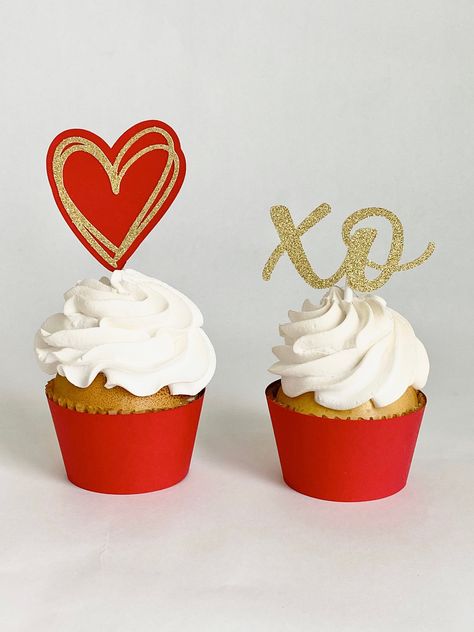 Excited to share this item from my #etsy shop: Valentine’s Day Cupcake Toppers set, XO cupcake toppers, red heart with double gold heart cupcake toppers Valentines Day Party Favors, Ring Cupcake Topper, Ideas San Valentin, Vday Party, Vday Decor, Bridal Shower Cupcakes Toppers, Peach Cupcakes, 12th Wedding Anniversary, Red Cupcakes